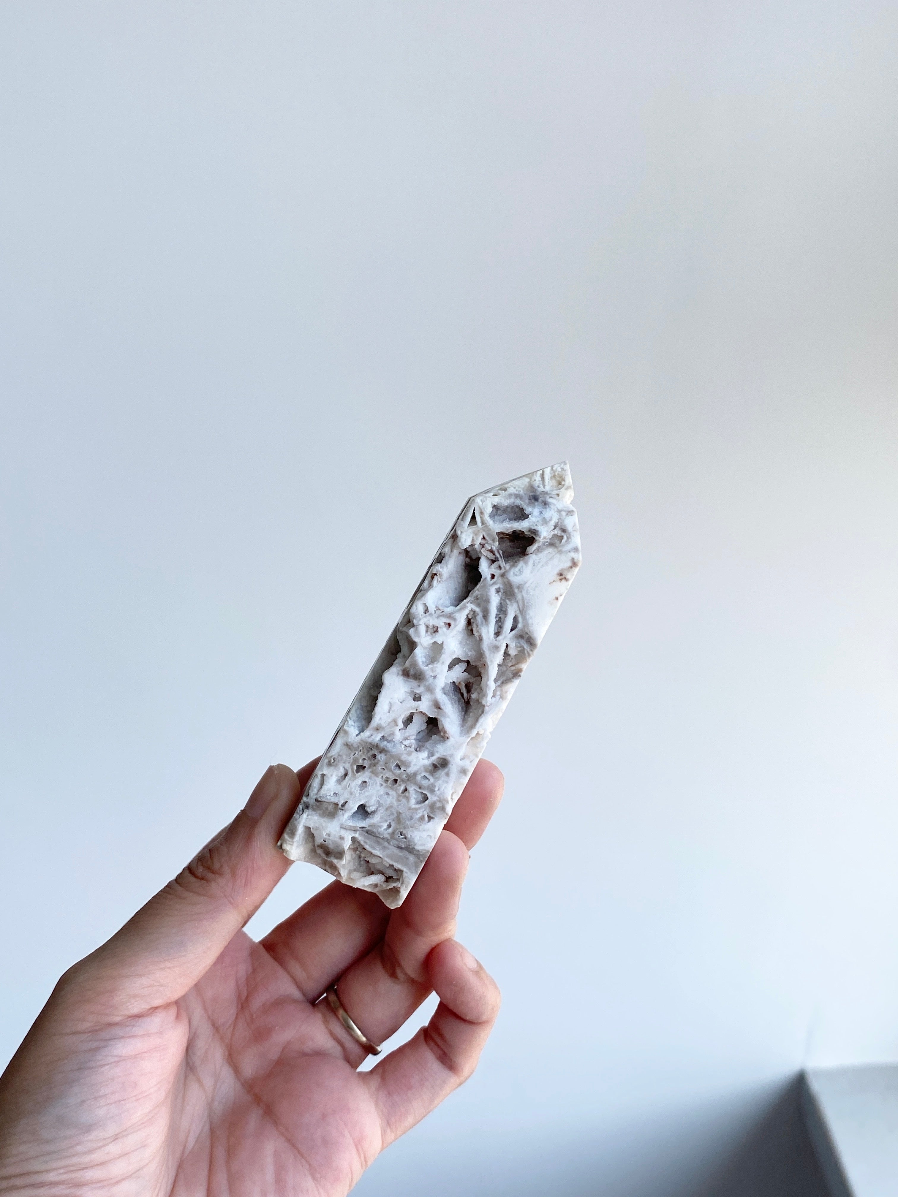 閃鋅礦水晶柱|白色結晶體|穩定能量場  • 空間淨化  • 療癒身心的能量之柱